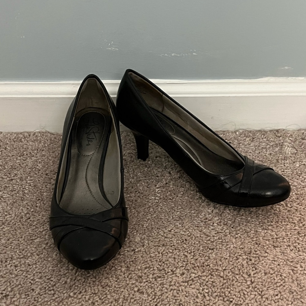 Life Stride Black Heels (7M)